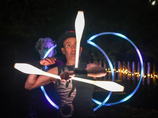 A juggler at Cafe Graze