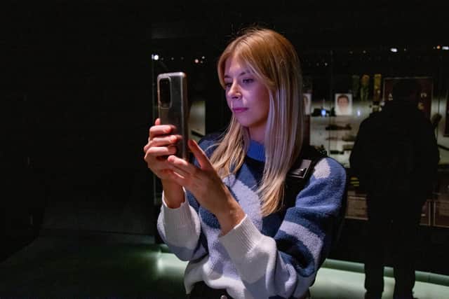 Mary Rose multi-sensory Augmented Reality experiece at the Mary Rose Museum, Historic Dockyard, Portsmouth on 7th July 2022
Pictured: News reporter, Elsa Waterfield using the app around the Mary Rose Museum
Picture: Habibur Rahman