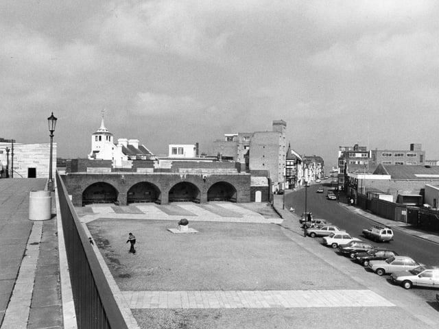 Broad Street, in Old Portsmouth. From 1985. Picture: The News PP2085