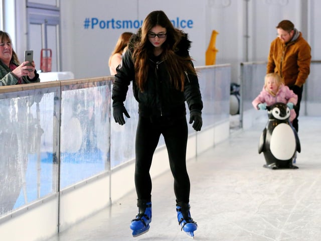 Portsmouth on Ice opens, rink in Guildhall Square, Portsmouth
Picture: Chris Moorhouse (jpns 251123-20)