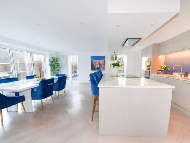 This listing is located near local schools including Queen's Inclosure Primary School and Prospect School (SEN) making it ideal if you have a young family.