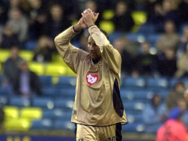 Paul Merson receives his Millwall standing ovation.
PICTURE;STEVE REID(031028-180)