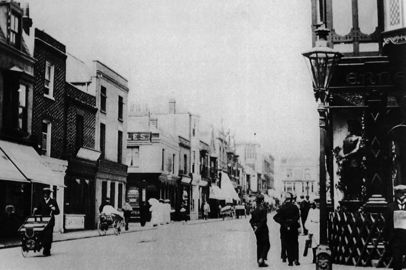 A look along Great South Street in 1905. Elm Grove crosses the T at the top of the street.