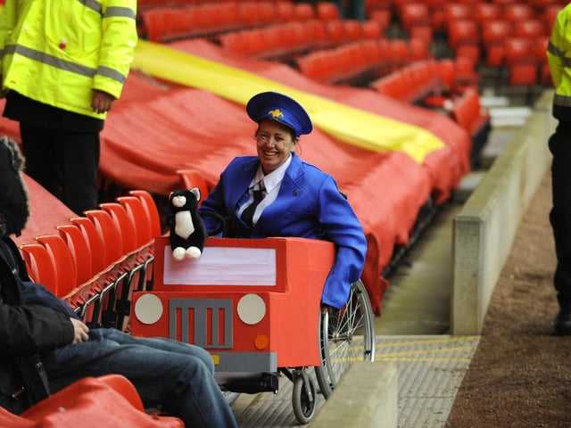 Postman Pat got their in time after finishing his early round!