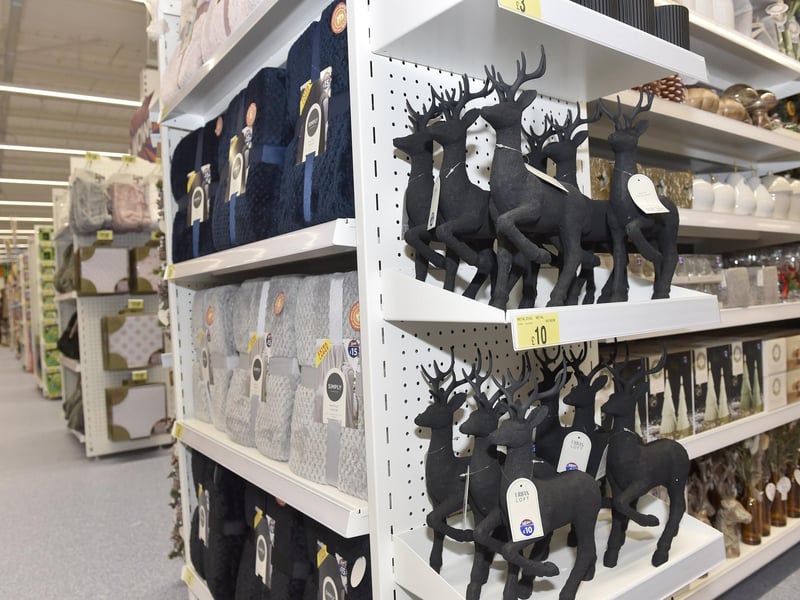 B&M opened in Southampton Road Retail Park in Titchfield, on Saturday, December 2, 2023.

Picture: Sarah Standing (011223-2859)