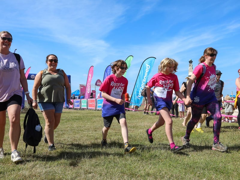 Race For Life Pretty Muddy, Southsea CommonPicture: Chris  Moorhouse (290624-036)