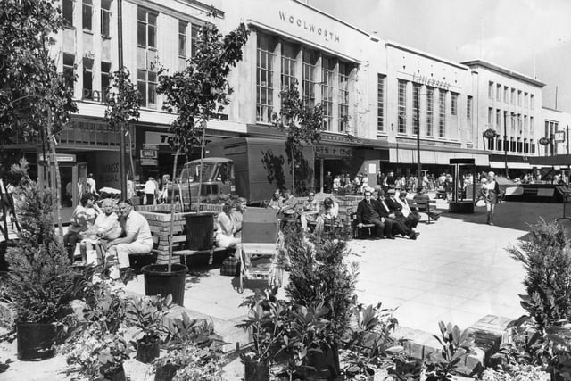 Commercial Road, August 1972. The News PP1153