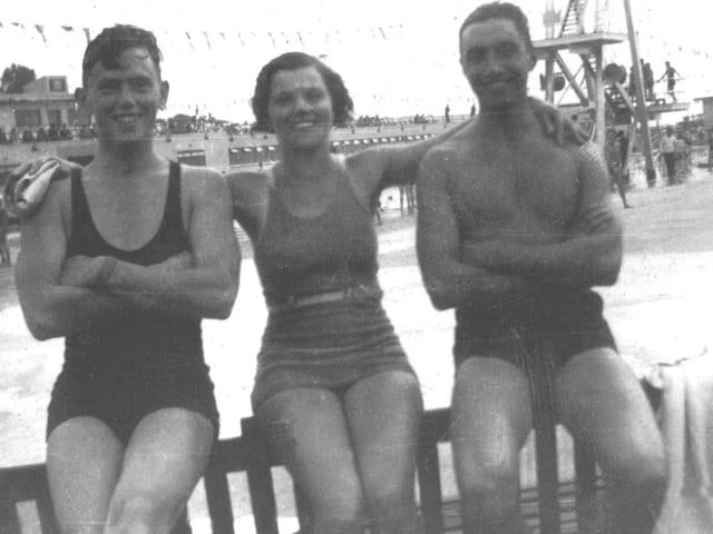 Hilsea Lido in its hey day - three friends enjoying the outdoor pool.