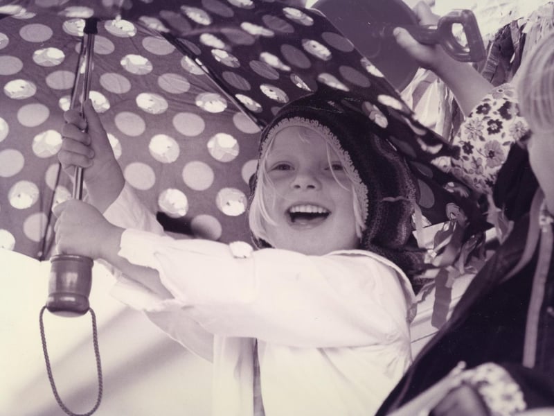 Jessica Woolger (4) from Paulsgrove having fun at the local carnival in 1993. The News PP5625