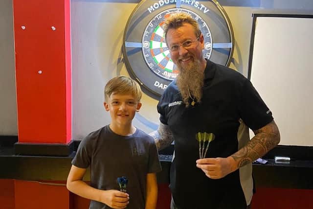 Leo Howard with World No 19 Simon Whitlock