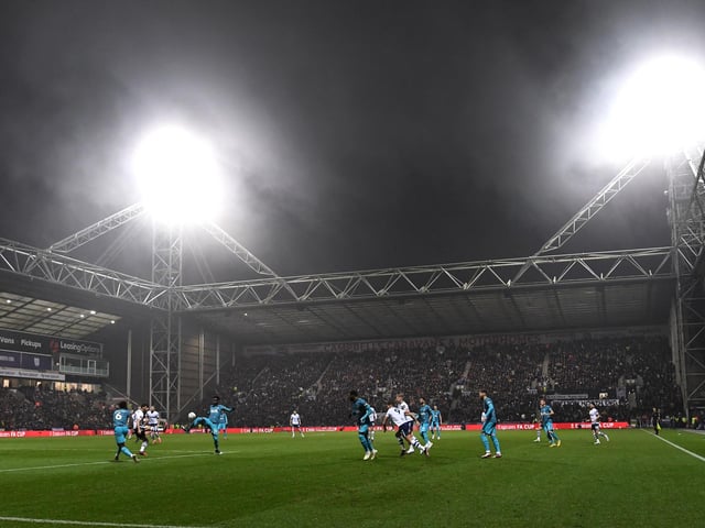 Average attendance: 15,522; Capacity: 23,404.