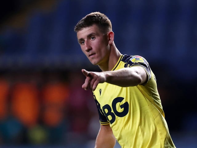 (Centre midfield - Oxford United): Pace: 64; Shooting: 66; Passing: 69; Dribbling: 68; Defending: 61; Physicality: 71.