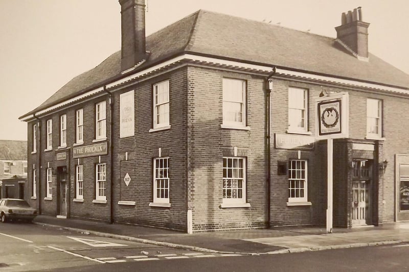 On the corner of Torrington Road and Windermere Road, Hilsea, here we see the Phoenix pub in the mid 1970's.
