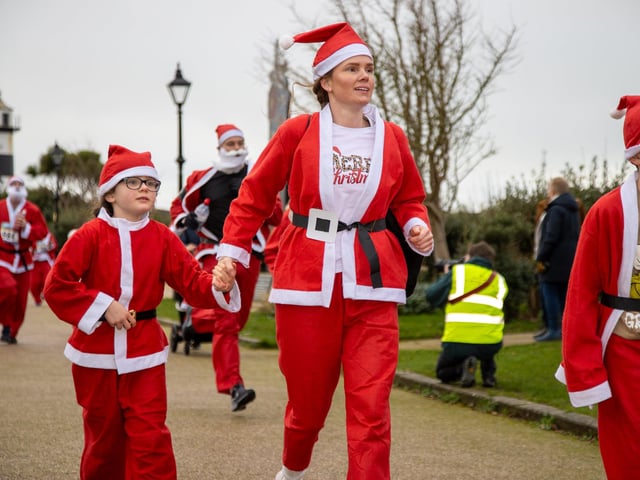 Hundreds of people turned out for the 2023 Santa Fun Run in Southsea on Saturday morning, many running to raise money for charity in either the 5K or 10K distance.