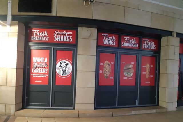 Popular chicken restaurant chain Slim Chickens is "coming soon" to Gunwharf Quays.