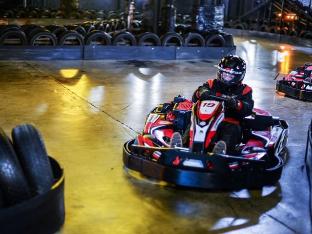 The ideal venue for fans of indoor karting, TeamSport Gosport boasts a track with sharp hairpins, a bridge and an abundance of overtaking opportunities. The track surface means the back end will often step out in the mid-corner, so kart control is critical to a good lap.