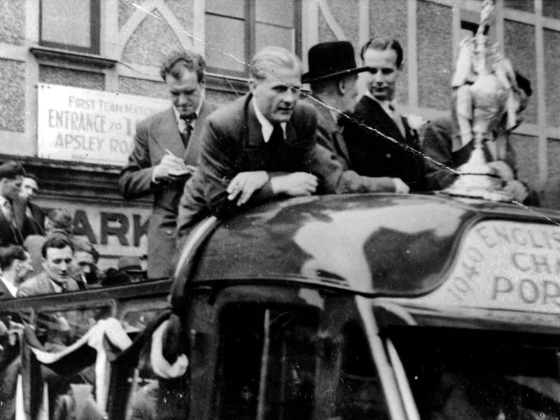Sent in by Michael Froggatt, nephew of Jack, we see some of the 1948/49 Championship side.
In this shot we see Jack Froggatt arms folded leaning forward with Jimmy Scholar signing autographs behind him.