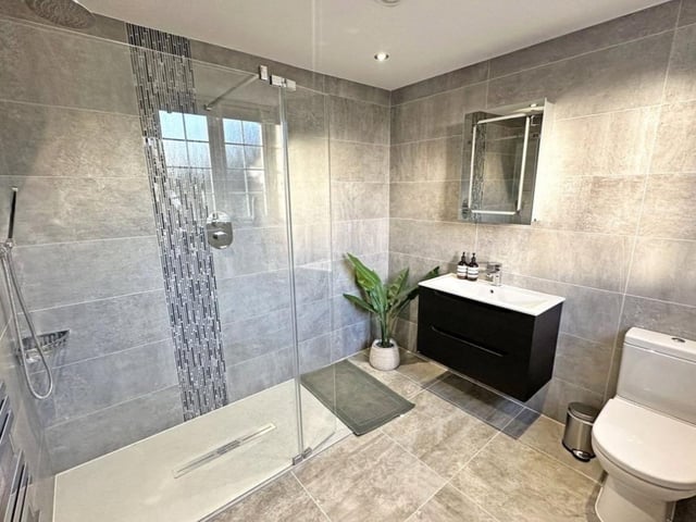 For more information about the property, visit Zoopla or go to the estate agents' website.