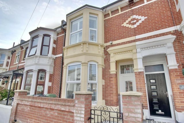 This property comes with three bedrooms, two bathrooms and two reception rooms as well as a back garden.