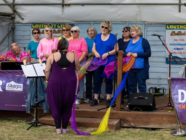 The Igloo Choir perform on stage at the Lifeboat Inn on Hayling Island. Picture: Mike Cooter (250824)