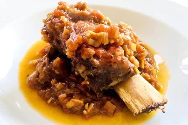 Short rib of beef in tomato sauce. 