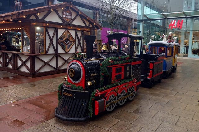As all know that Christmas shopping with little ons is not the most enjoyable of activities, so why not combine it with a trip on the mini festive train at Whiteley Shopping Centre. Fantastic decorations, a sparkling carousel and the chance to meet some festive characters will also help to ensure the festive spirit remains either while you do you shopping, or just enjoy a day out!