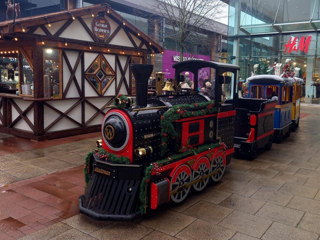 As all know that Christmas shopping with little ons is not the most enjoyable of activities, so why not combine it with a trip on the mini festive train at Whiteley Shopping Centre. Fantastic decorations, a sparkling carousel and the chance to meet some festive characters will also help to ensure the festive spirit remains either while you do you shopping, or just enjoy a day out!