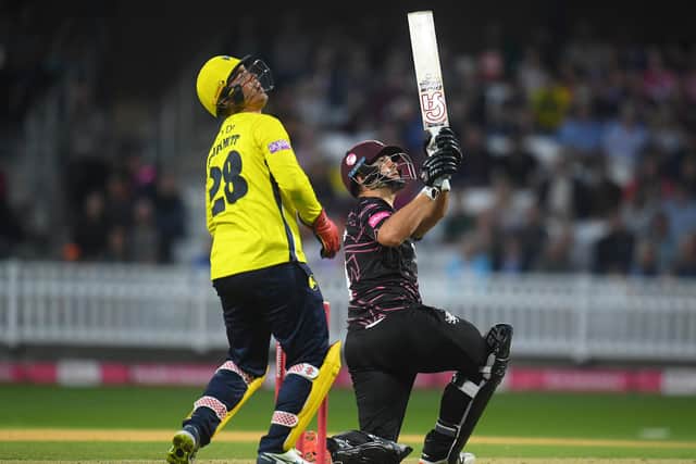 Rilee Rossouw and Ben McDermott look to the skies. Photo by Harry Trump/Getty Images