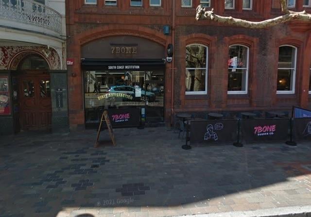 7 bone in Guildhall Walk serves up dirty burgers to die for and thick milkshakes. It has a Google rating of 4.4 with 1,556 reviews.