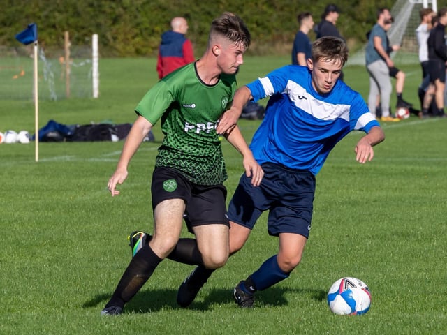 Bulldog (blue) v Portsmouth Parks. Picture: Mike Cooter