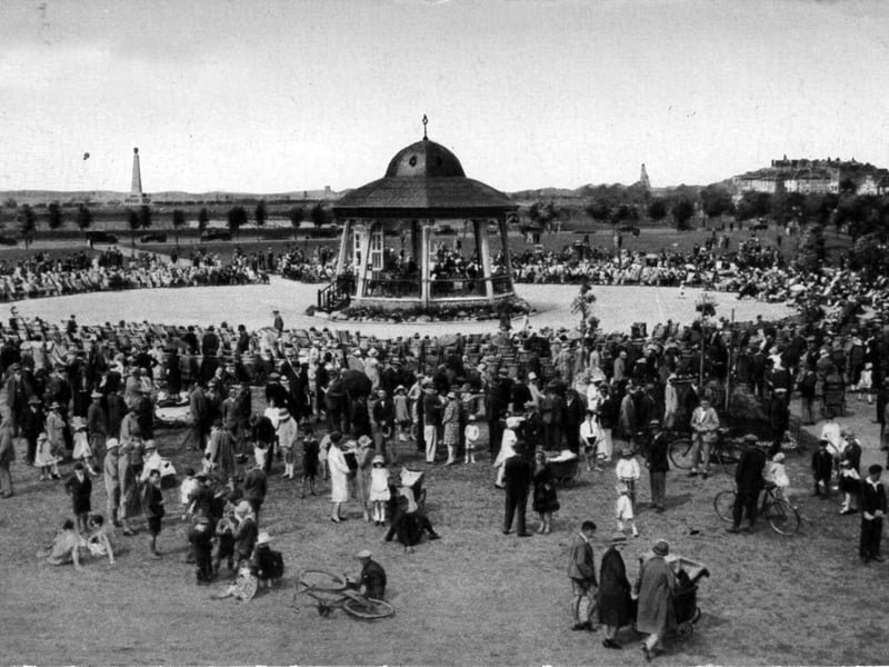 A very early view here with the Naval Memorial and a sparse, recently landscaped Common giving a open vista across to the seafront.  The postcard is postmarked 1937. The finial on the top of the dome on the bandstand carried the symbols of the City of Portsmouth, the Star and Crescent, reflected the new status of Portsmouth which had been made a city in 1926.