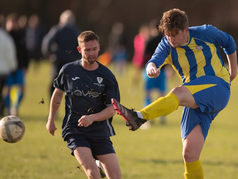 ACFC (yellow & blue) v Havant Town. Picture: Keith Woodland