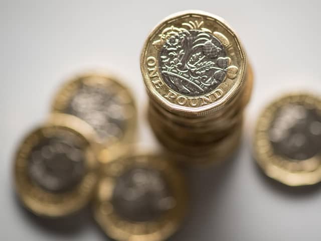 The date and amount of benefits claimants' Christmas bonus in 2023