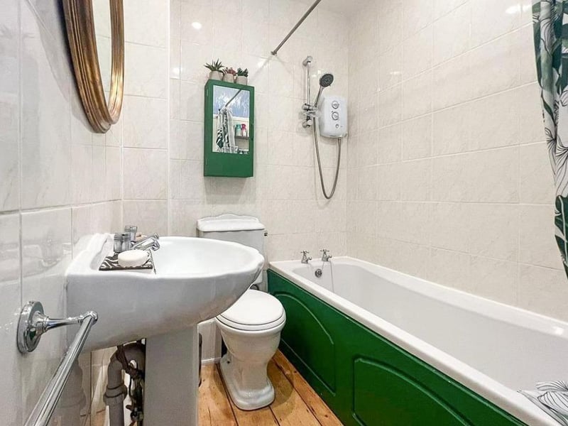 It is close to public transport links including Hilsea train station and the Portsmouth Ferry Terminal.
