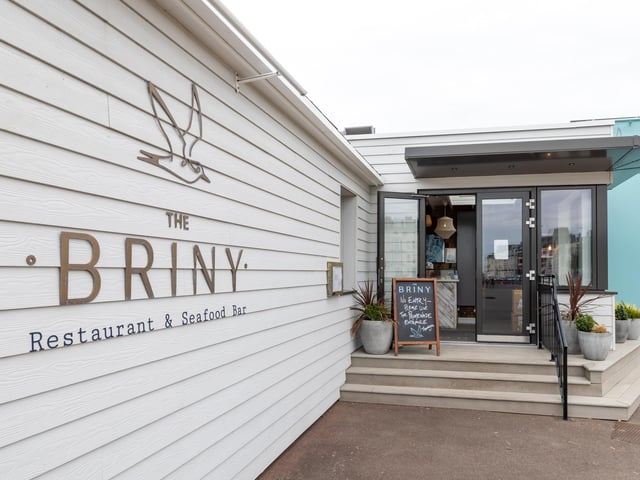 The Briny, which is a family run restaurant, serves high quality food including fish dishes. It is a top notch restaurant that also comes with fantastic views of the sea.