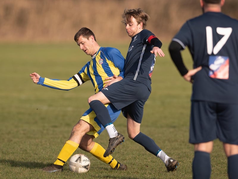 ACFC (yellow & blue) v Havant Town. Picture: Keith Woodland