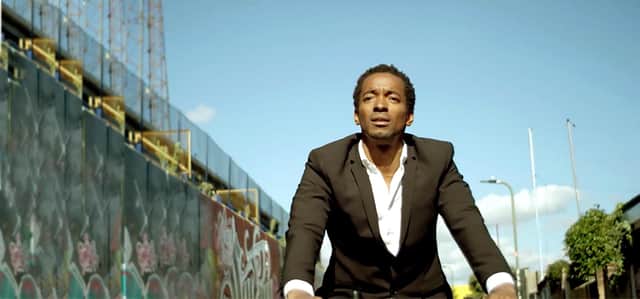 Aki Omoshaybi in a scene from Real