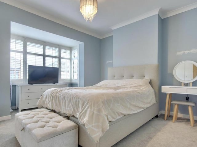 The property is also close to a number of schools including Copnor Primary School and Mayfield School.