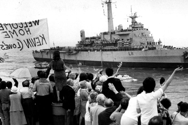 HMS Intrepid returns to Portsmouth from the Falklands in July 1982. The News PP691