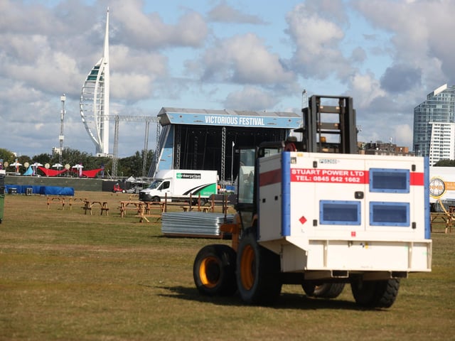 Scene in Portsmouth at the Victorious site clean up starts after the festival.
Monday 28th August 2023.
Picture: Sam Stephenson.