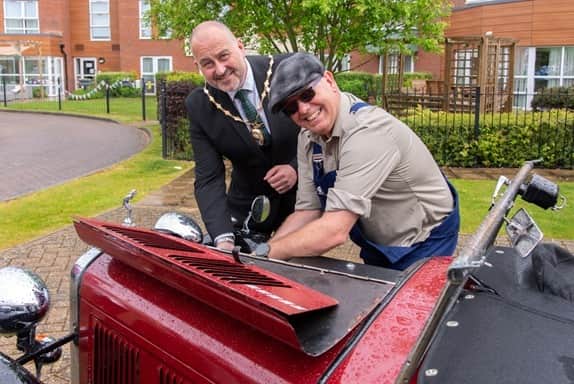 Fareham care home Parker Meadows was transformed as part of a 1940s inspired event to help those with dementia. The mayor of Fareham, Councillor Michael Ford, was in attendance.