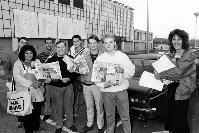 The News canvassing team at The News Centre, Hilsea, in October 1989 PP908