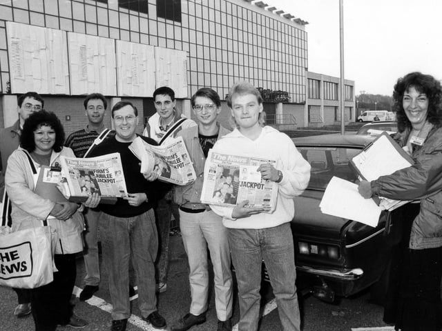 The News canvassing team at The News Centre, Hilsea, in October 1989 PP908