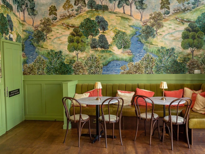 Brasserie Blanc in Gunwharf is a restaurant specialising in French cuisine. It has a TripAdvisor rating of 4.5 from 1,984 reviews.