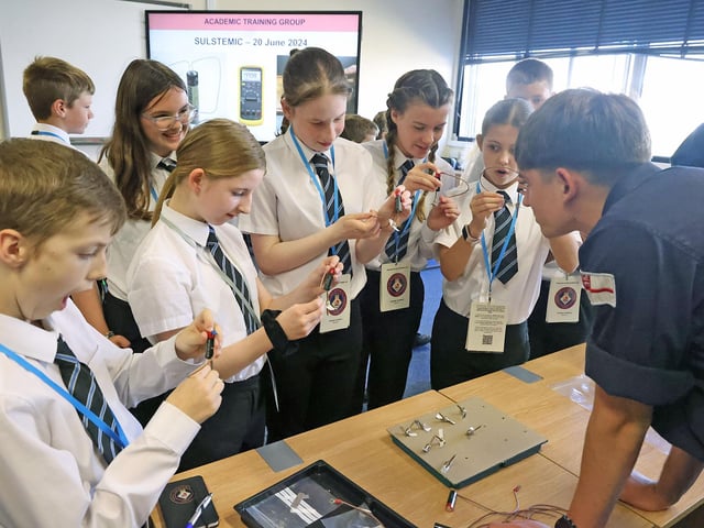 Year 7 pupils from Fareham Academy learn about building circuits at SULSTEMIC