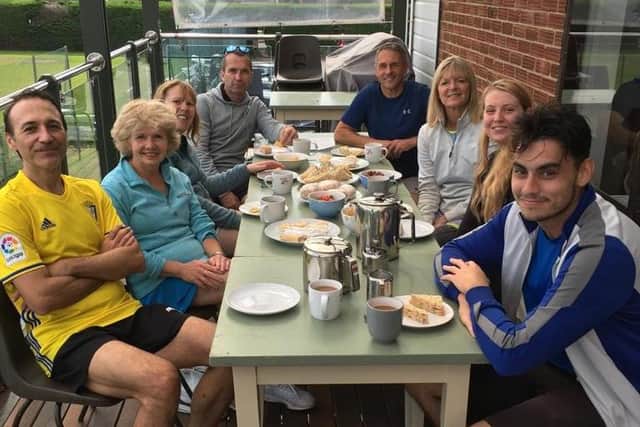 Abshott v Avenue 3 (from left): Nacho Messa, Ros Aarmyrc, Steph Martin, Russell Lewis, Paul Whittenham, Alison Clarke, Ella Tusler, George Knight
