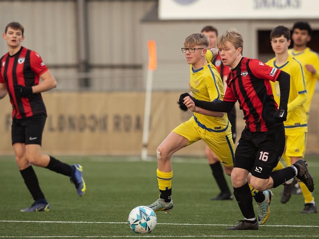 Action from the U16 GEC Marconi Invitation Cup final between Horndean Hawks Condors (red/black) and Pickwick Youth Panthers (yellow). Picture: Keith Woodland (260221-947)