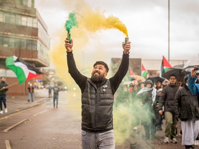 Hundreds of people took part in the march for Palestine
Picture: Habibur Rahman