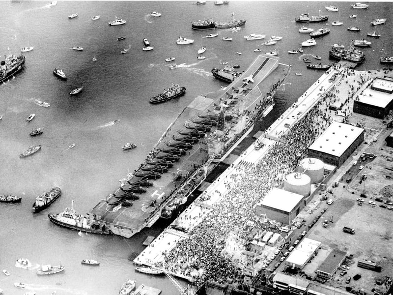 HMS Hermes returns to Portsmouth from the Falklands in July 1982. The News PP624