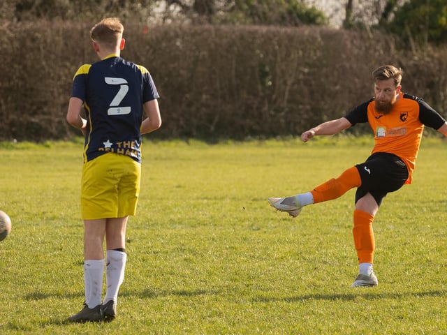 Pelham (blue & yellow) v AFC Farlington. Picture by Keith Woodland